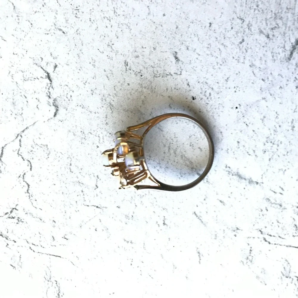Gold and White Multi-Opal Cluster Ring Size 7.5 - Picture 2 of 2